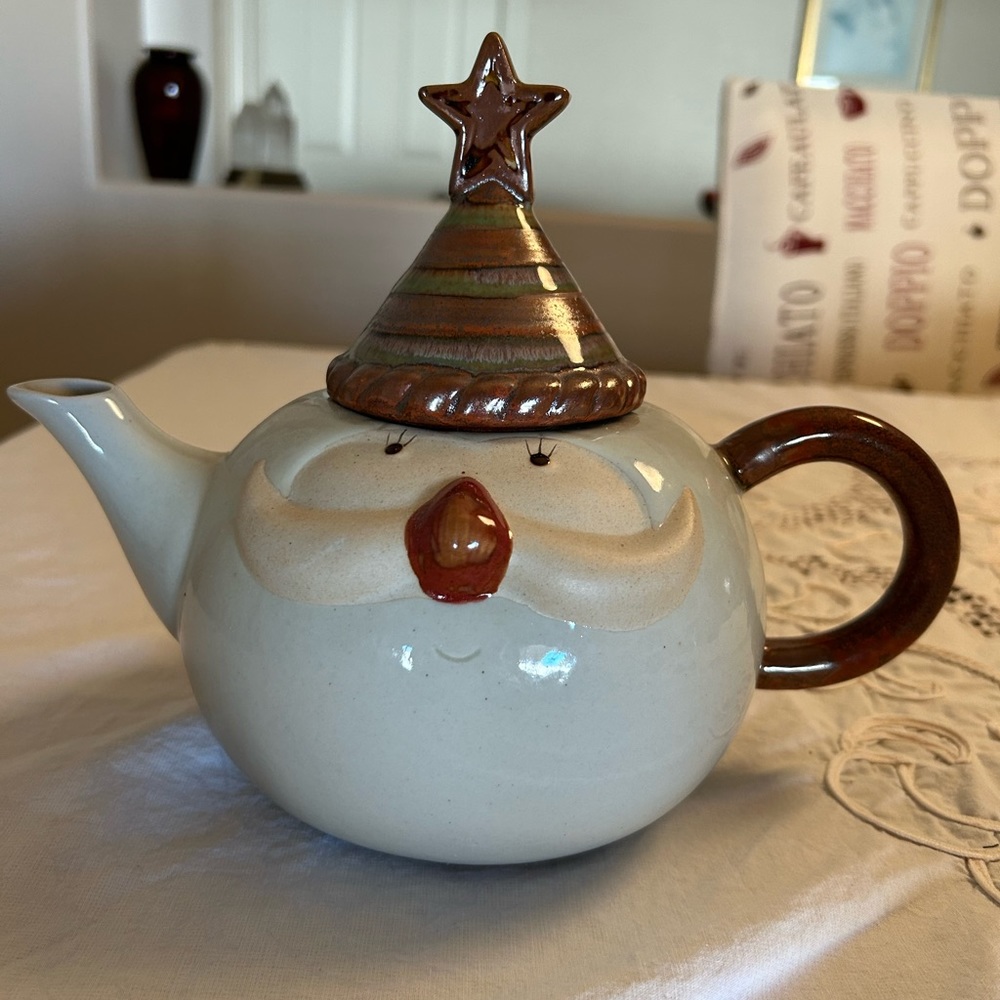 HUGE SALE! VINTAGE SANTA CERAMIC POTTERY TEAPOT